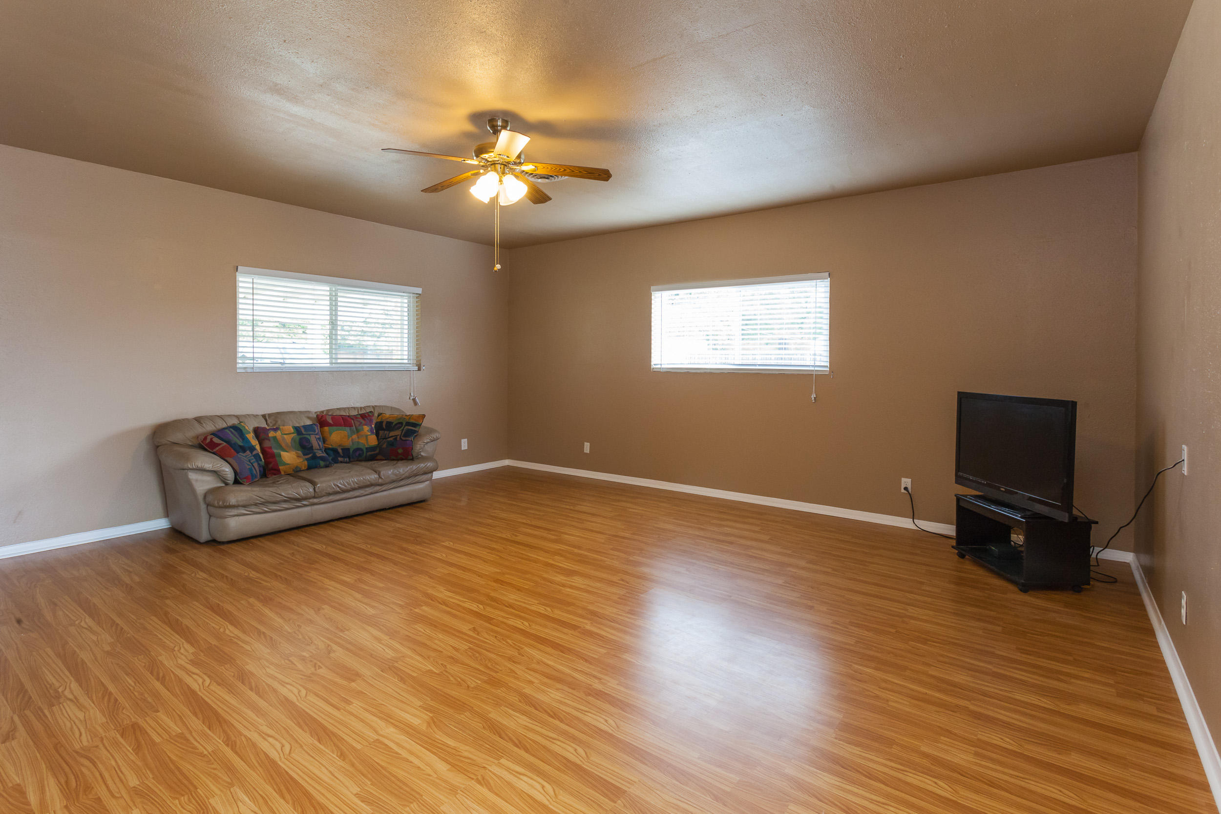 2815 Girvan Road Redding, CA 96001 - Photo 7 of 36 Family