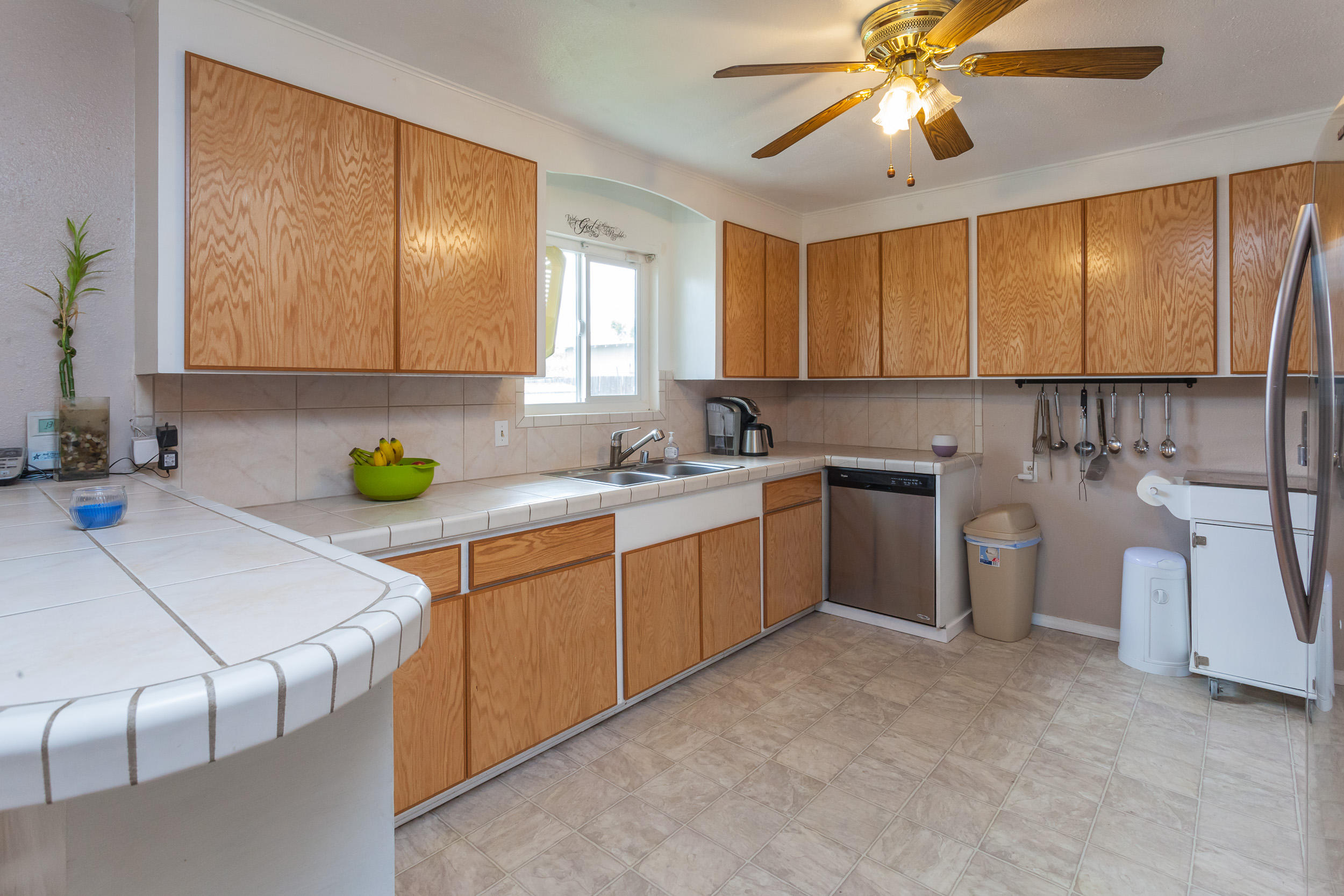 2815 Girvan Road Redding, CA 96001 - Photo 10 of 36 Kitchen