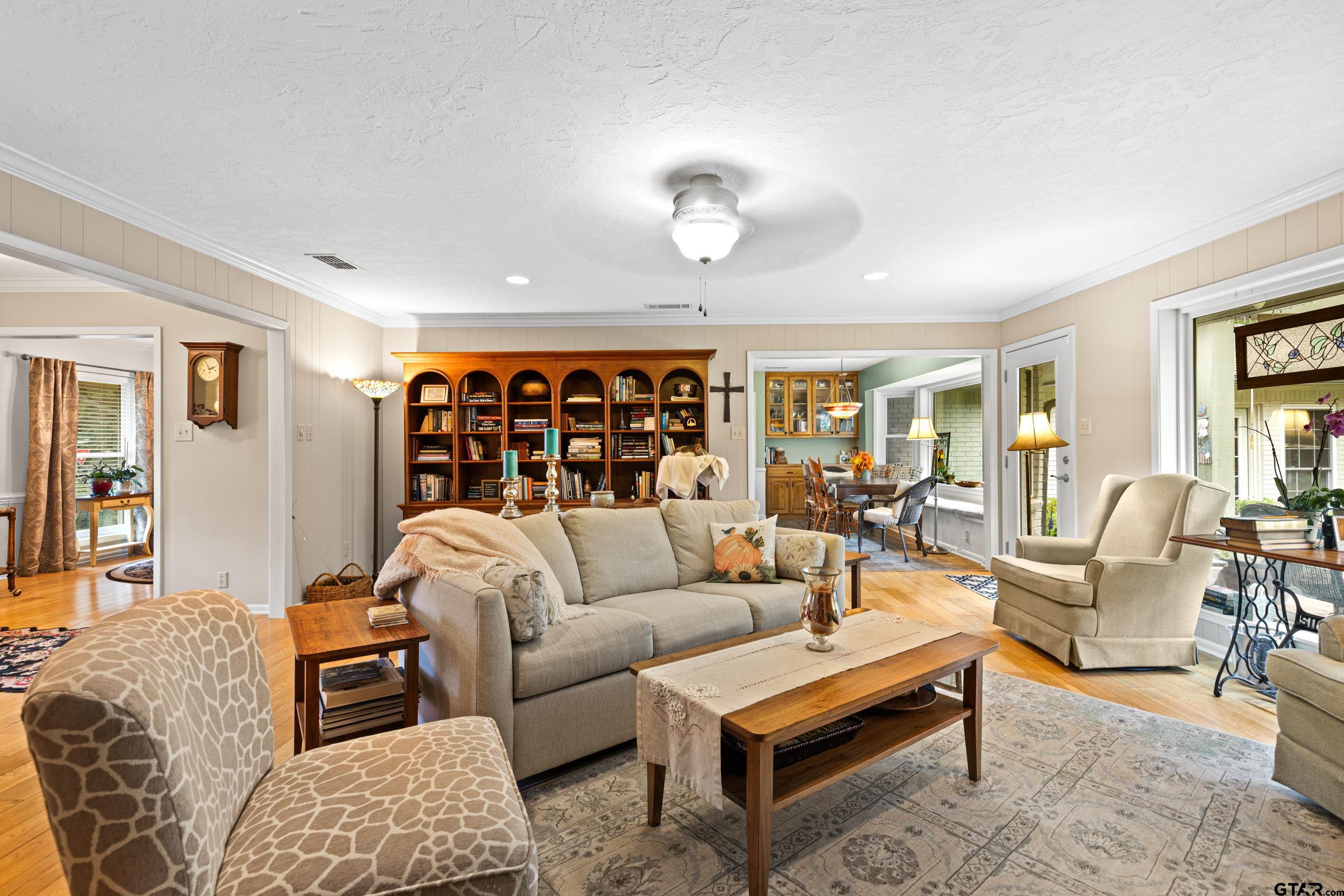 1610 Pinecrest Street Gilmer, TX 75644 - Photo 6 of 40