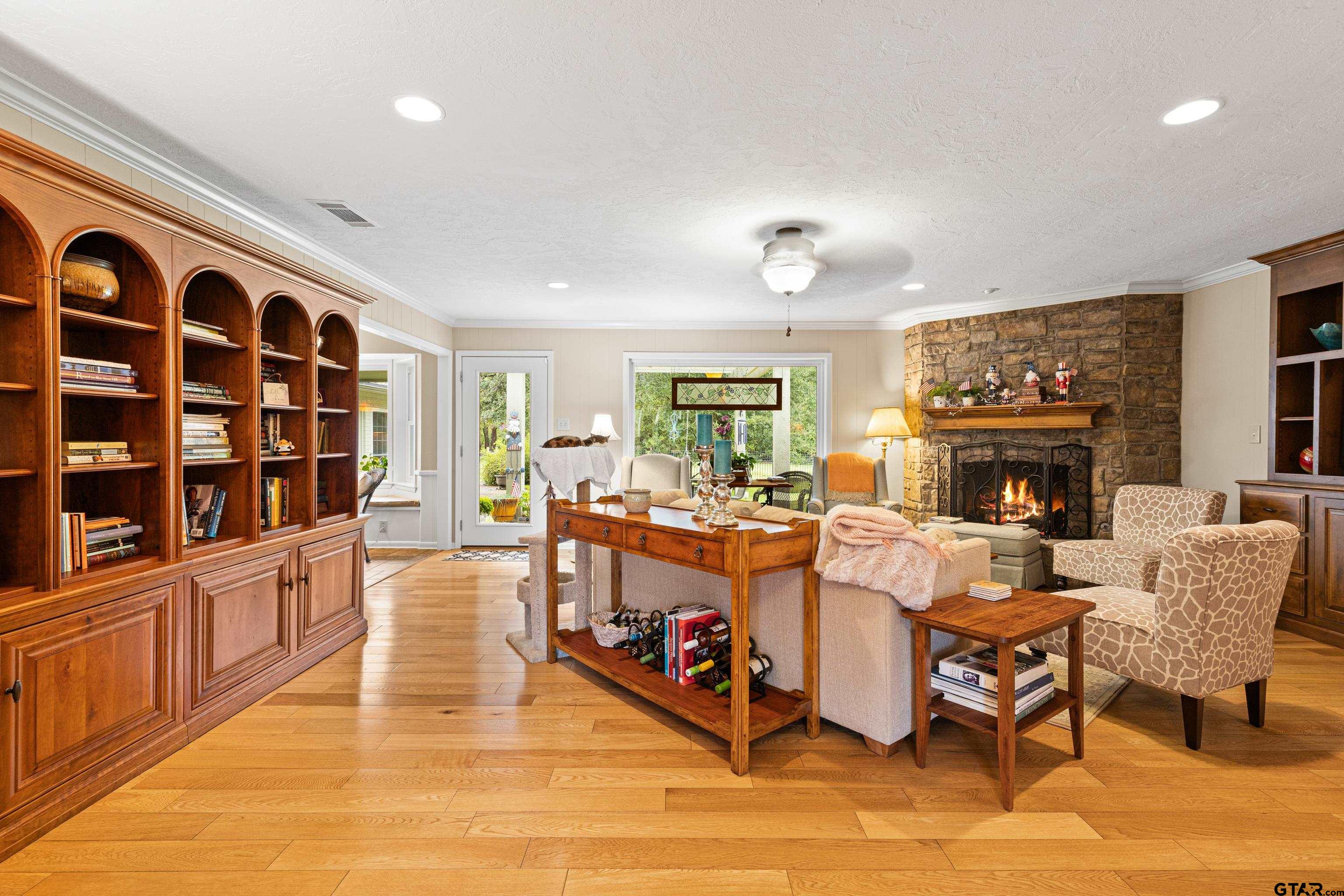 1610 Pinecrest Street Gilmer, TX 75644 - Photo 8 of 40