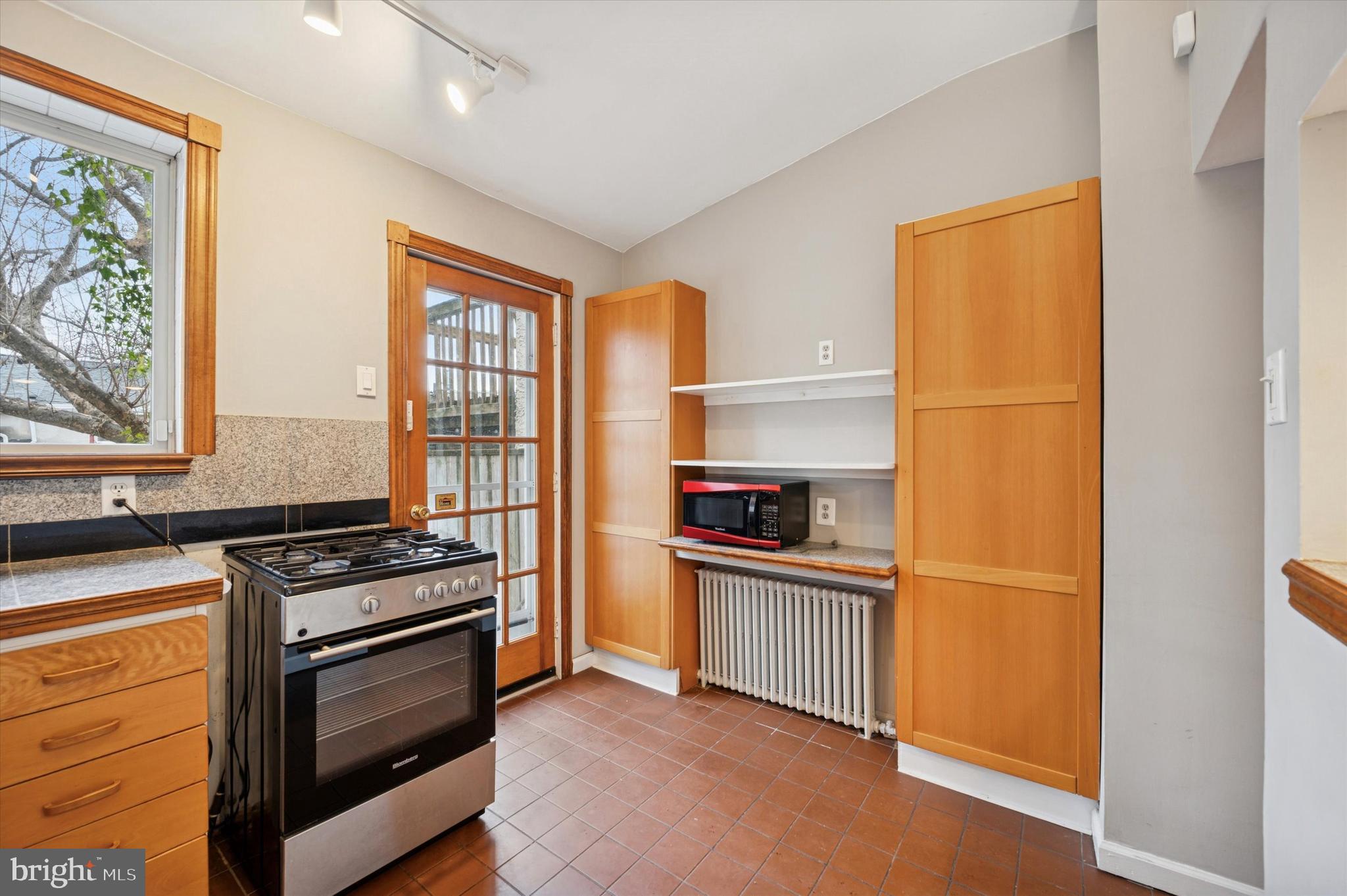 191 Maiden Street Philadelphia, PA 19127 - Photo 3 of 15