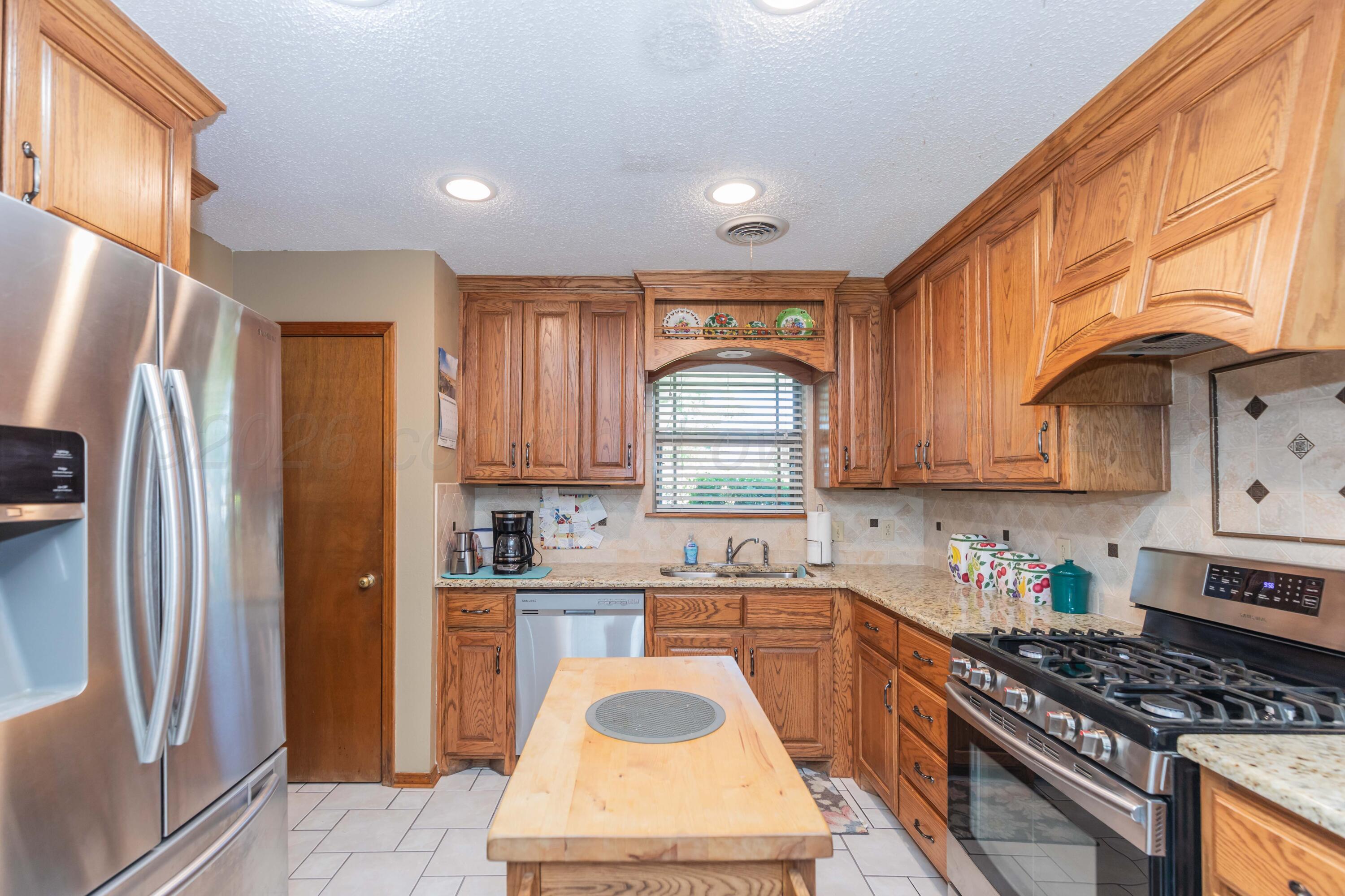8203 Lamount Drive Amarillo, TX 79110 - Photo 3 of 39 KITCHEN