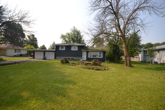 2031 Sheffer Road Aurora, IL 60502 - Photo 2 of 4