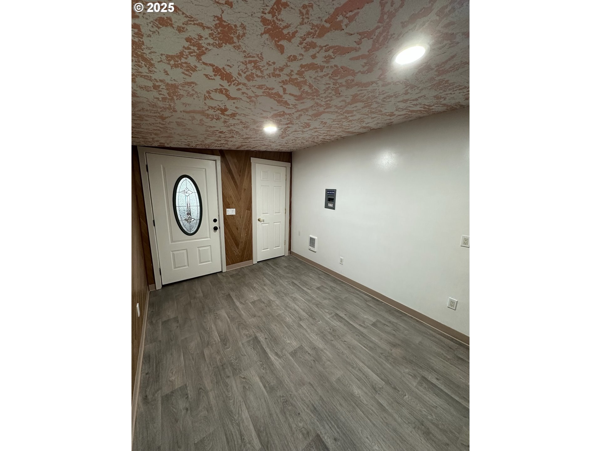 11803 Southeast Division Street, Unit 38 Portland, OR 97266 - Photo 19 of 24 a view of a livingroom with wooden floor