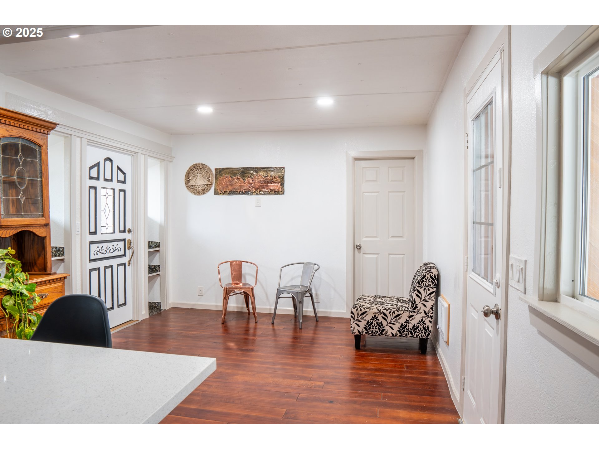 11803 Southeast Division Street, Unit 38 Portland, OR 97266 - Photo 3 of 24 a living room with furniture and a table