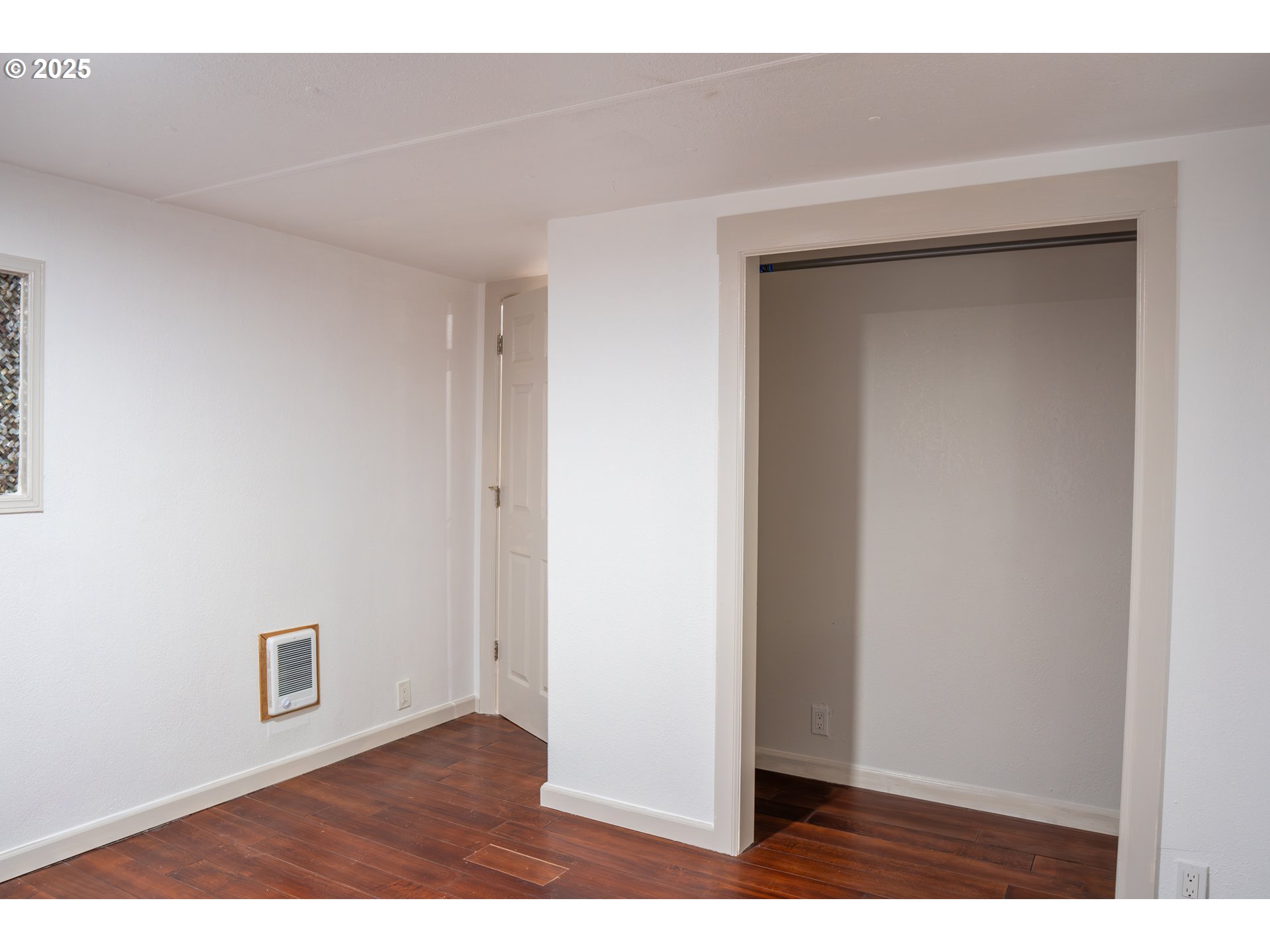 11803 Southeast Division Street, Unit 38 Portland, OR 97266 - Photo 9 of 24 a view of an empty room