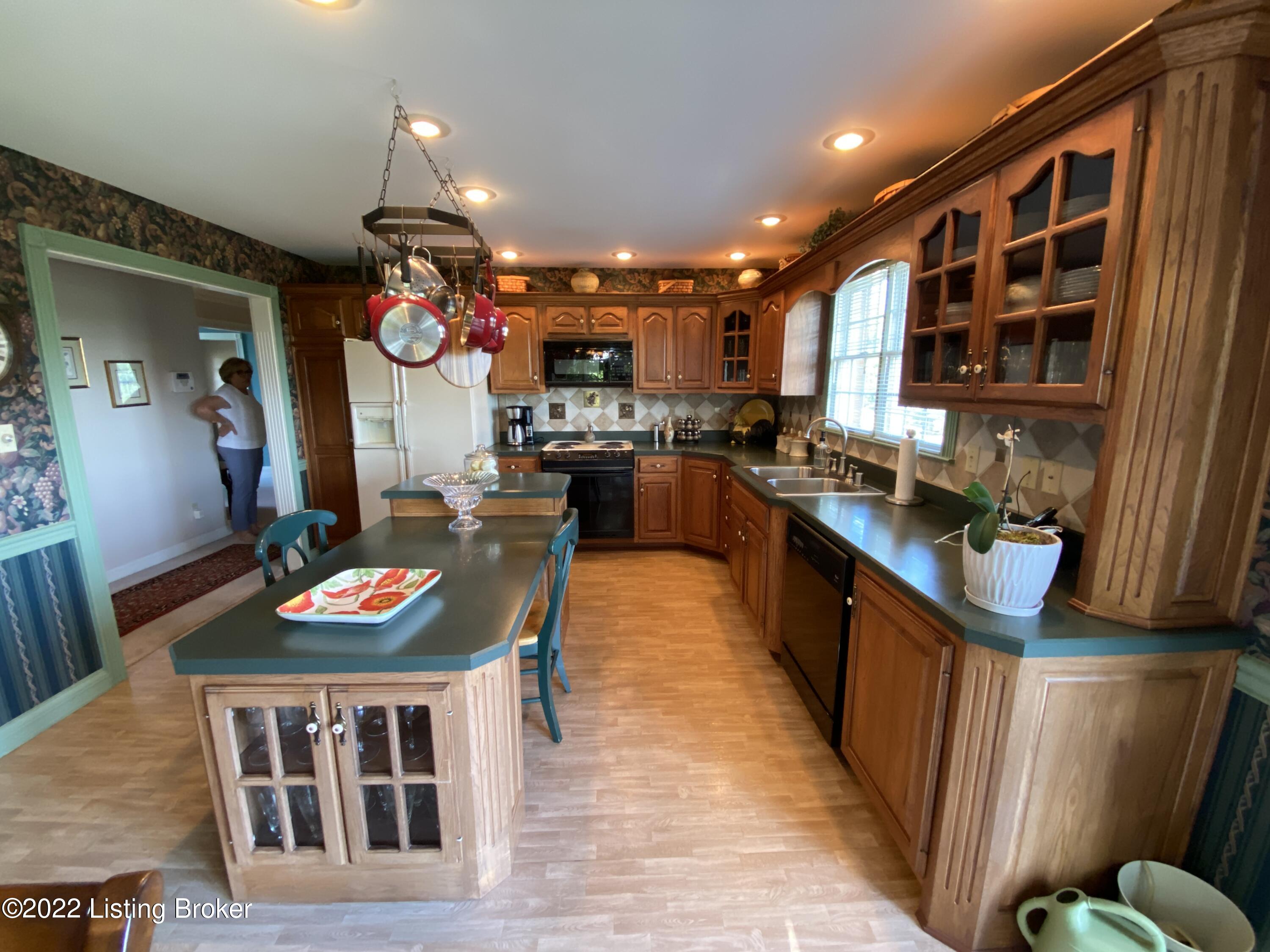 2111 Sunbeam Road Leitchfield, KY 42754 - Photo 40 of 71 35