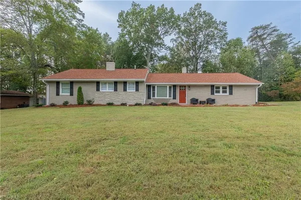 $399,900 | 111 Rose Trail Mount, Mount Airy, NC 27030