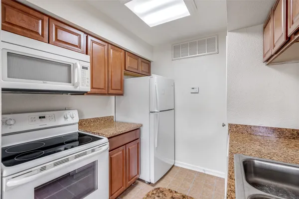 $98,500 | 250 El Dorado Boulevard, Unit 283, Webster, TX 77598