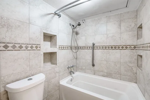 $98,500 | 250 El Dorado Boulevard, Unit 283, Webster, TX 77598