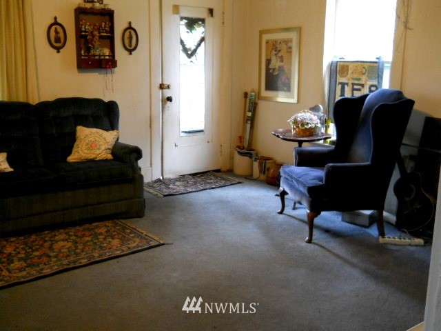 1411 Queen Avenue Northeast Renton, WA 98056 - Photo 6 of 13