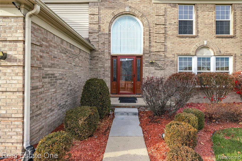4648 Pond Run Canton, MI 48188 - Photo 3 of 47