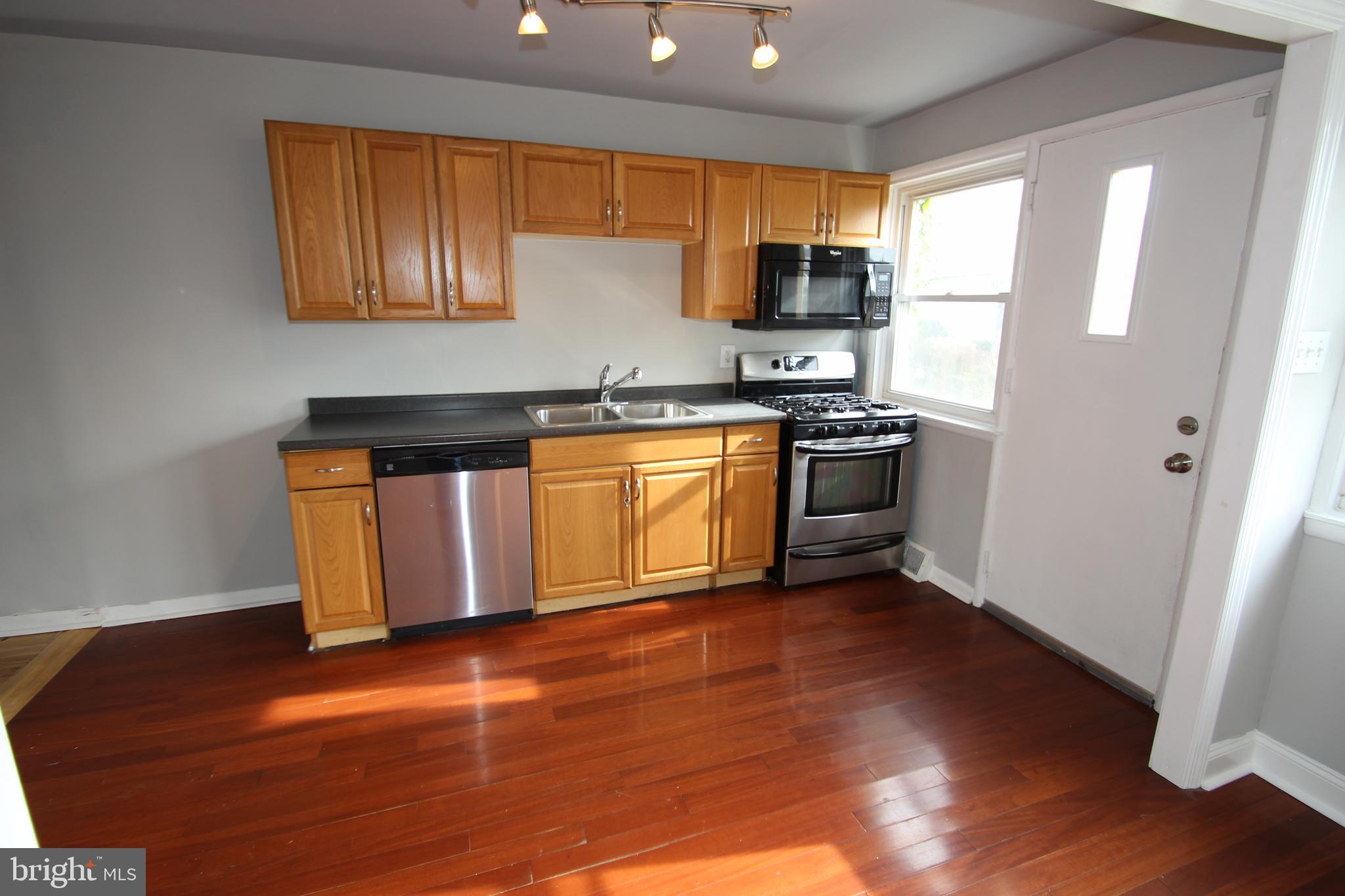1332 Parklane Road Swarthmore, PA 19081 - Photo 5 of 15