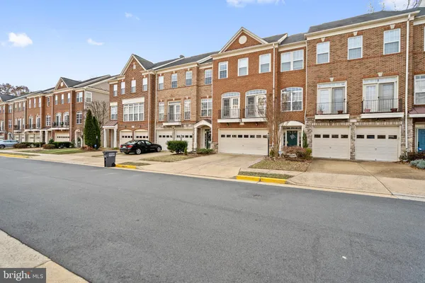 a view of entryway and hall