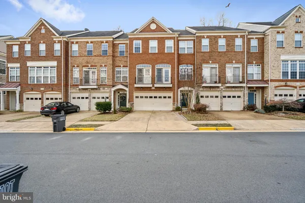 $3,600 | 21947 Windy Oaks Square, Broadlands, VA 20148