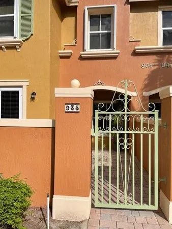 $2,850 | 143 Southwest Sw Terrace, Unit 935, Pembroke Pines, FL 33027