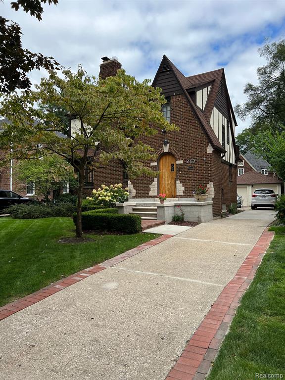 262 Fisher Road Grosse Pointe Farms, MI 48230 - Photo 1 of 47