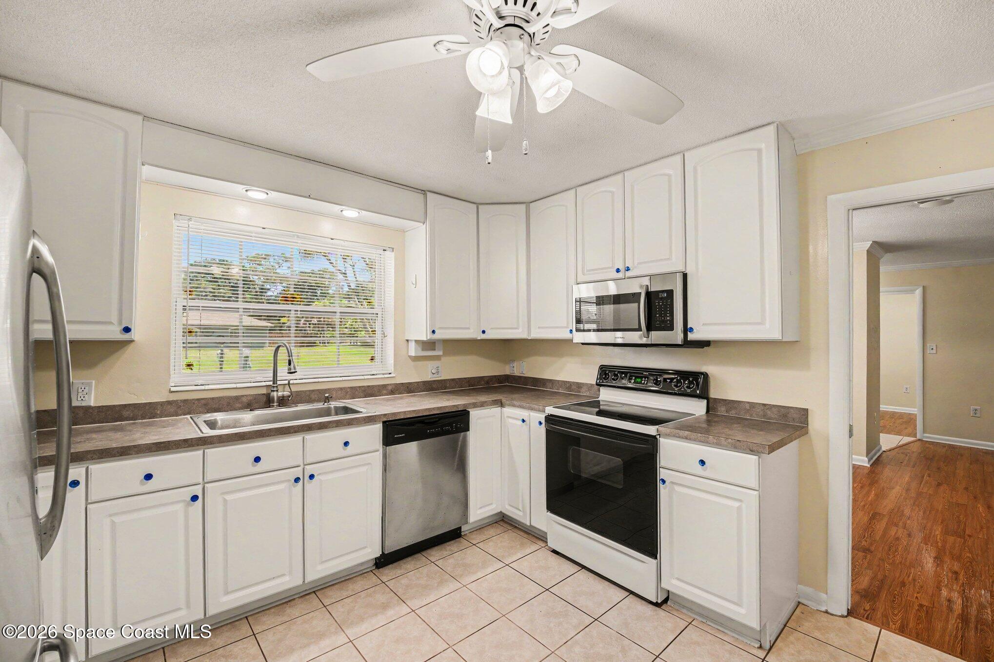 3075 Ellis Drive Melbourne, FL 32904 - Photo 7 of 30 012_file_7840