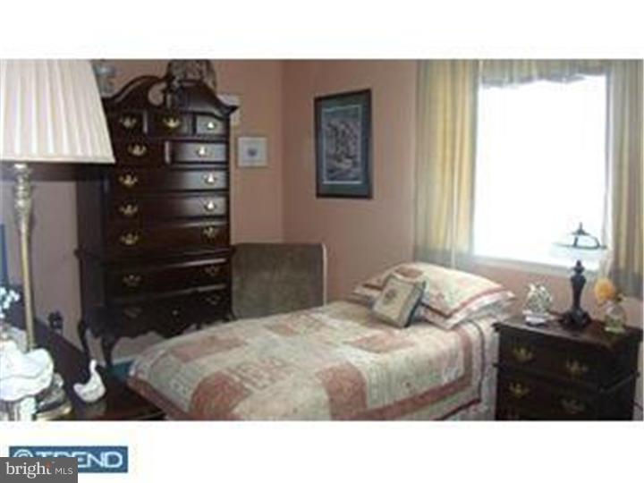 10 Uranus Road Sewell, NJ 08080 - Photo 6 of 11 Bedroom 2