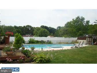 10 Uranus Road Sewell, NJ 08080 - Photo 10 of 11 Exterior Back