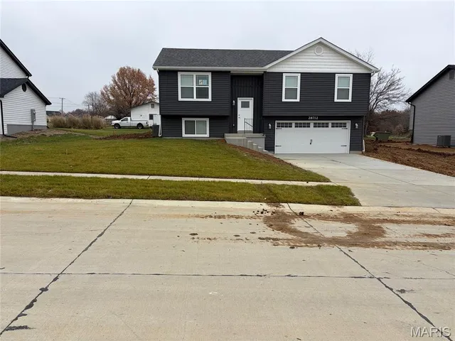 $1,900 | 28712 Woodland Heights, Warrenton, MO 63383