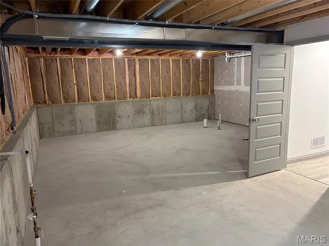 $1,900 | 28712 Woodland Heights, Warrenton, MO 63383