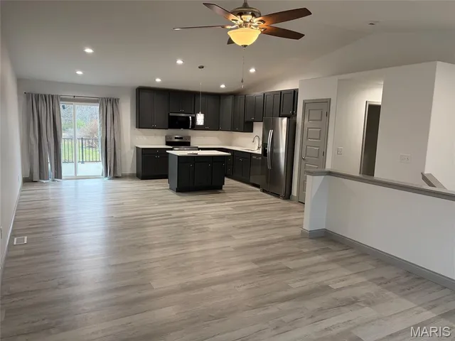 $1,900 | 28712 Woodland Heights, Warrenton, MO 63383