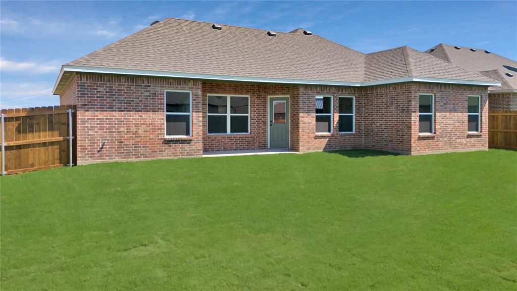 111 Panther Loop Mabank, TX 75147 - Photo 5 of 27 Your new home comes with an extensive 1-2-10 year third-party warranty paid for by the builder!
