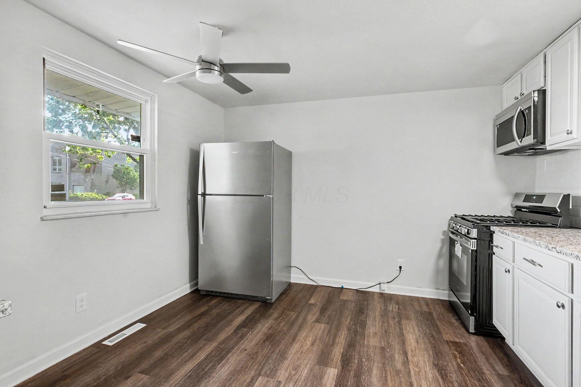 3859 Briggs Road Columbus, OH 43228 - Photo 2 of 17 photo_02