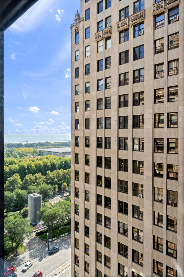 6 North Michigan Avenue, Unit 1406 Chicago, IL 60602 - Photo 7 of 25