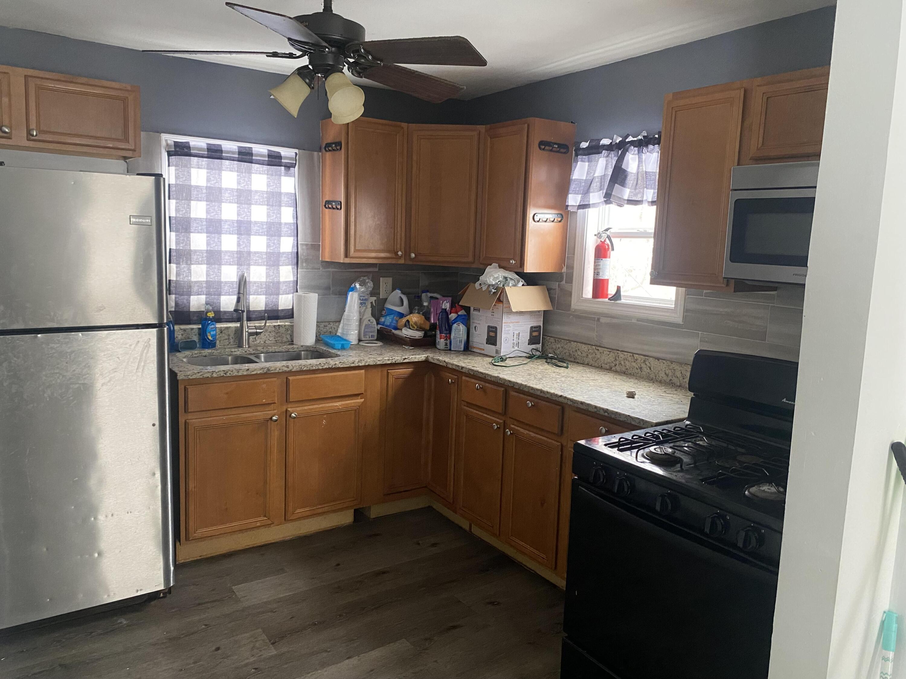 2350 Edison Street Gary, IN 46406 - Photo 4 of 11 3000x2250