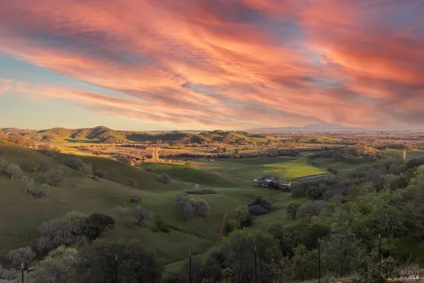a view of an outdoor space and a backyard