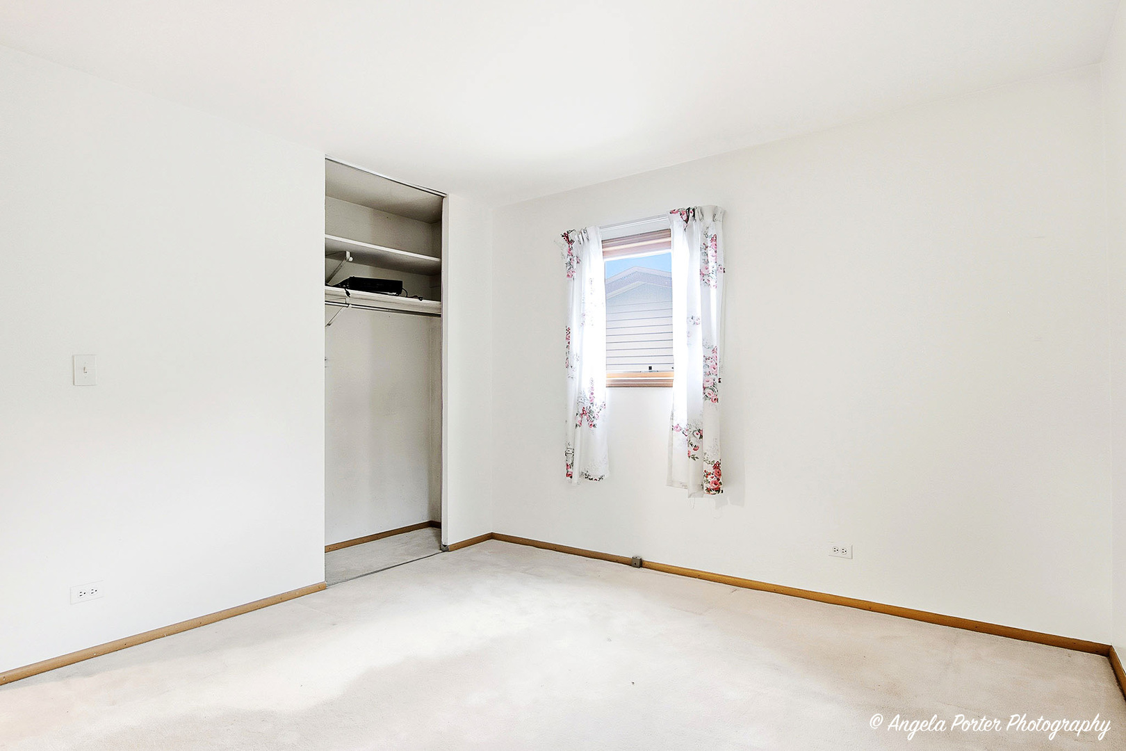 453 Willow Road Wauconda, IL 60084 - Photo 14 of 29 a view of an empty room