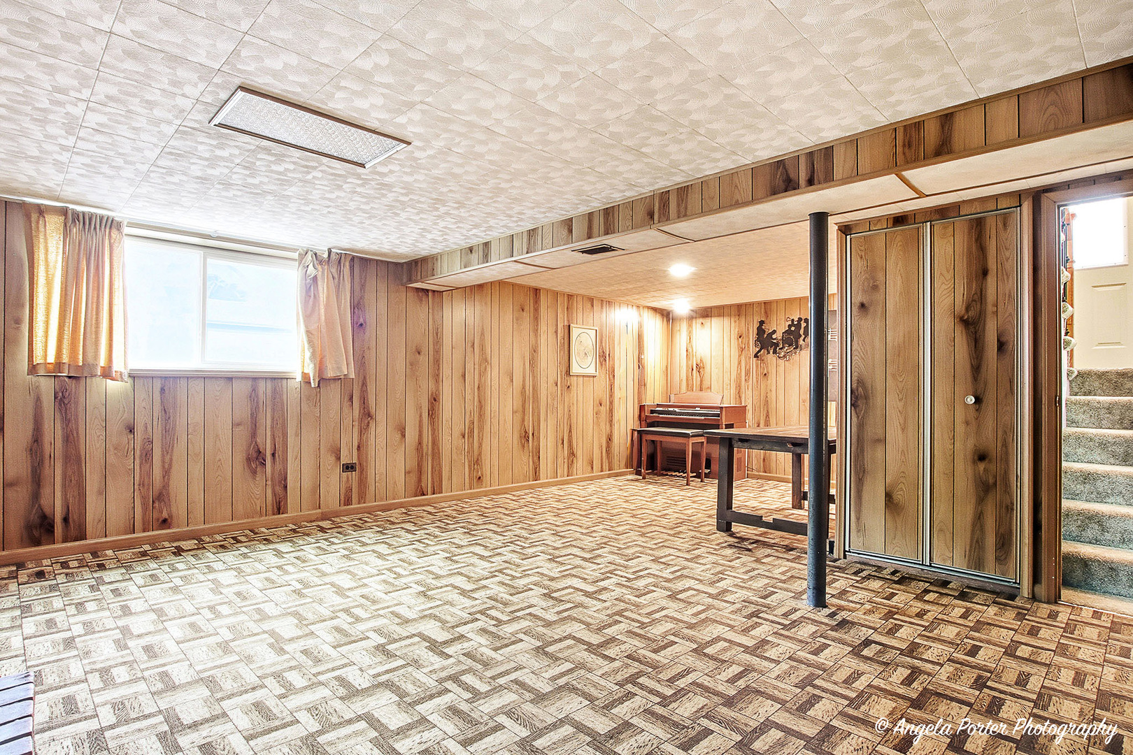 453 Willow Road Wauconda, IL 60084 - Photo 22 of 29 a view of a bathroom with a shower and a chair