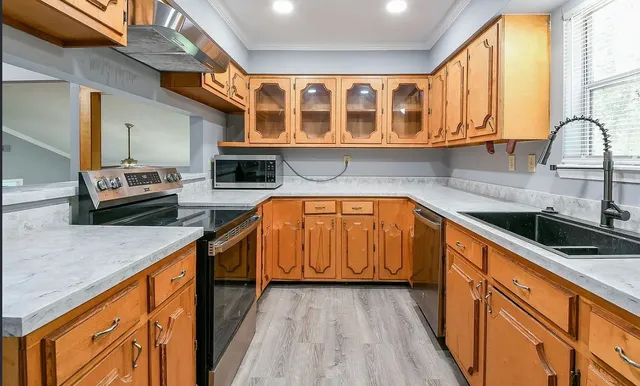 $1,500 | 11122 Sunturf Lane, Houston, TX 77044