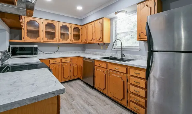 $1,500 | 11122 Sunturf Lane, Houston, TX 77044