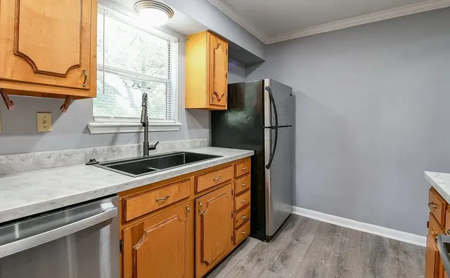 $1,500 | 11122 Sunturf Lane, Houston, TX 77044