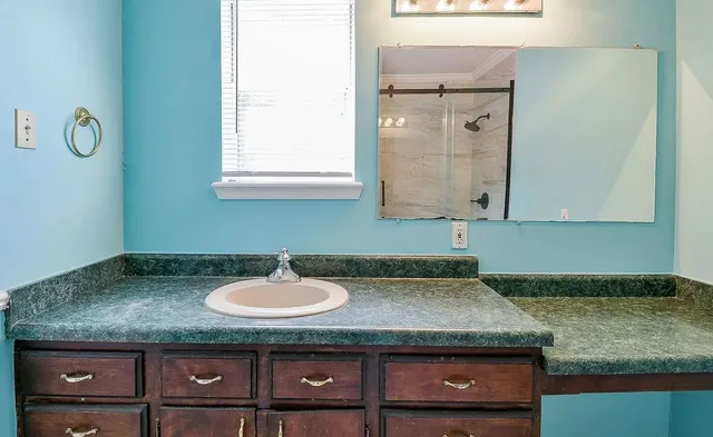 $1,500 | 11122 Sunturf Lane, Houston, TX 77044