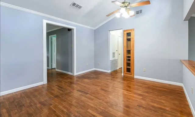 $1,500 | 11122 Sunturf Lane, Houston, TX 77044