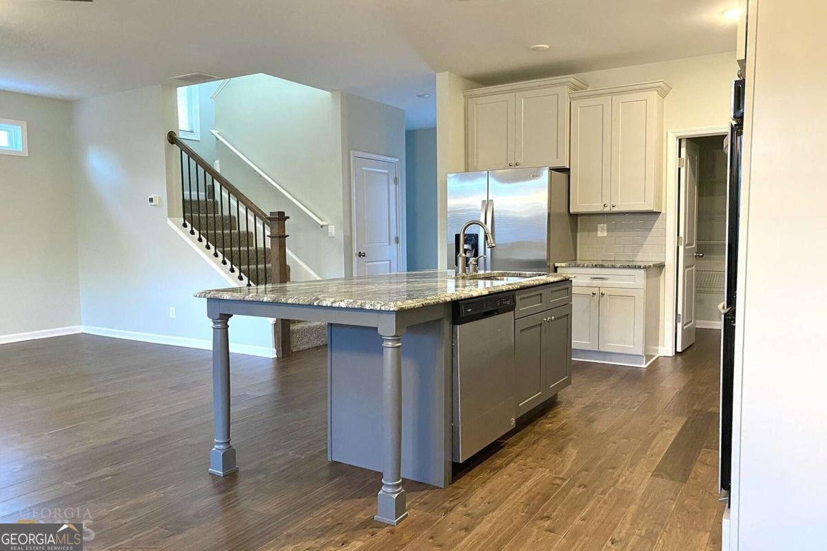 3343 La Vista Drive Hapeville, GA 30354 - Photo 5 of 15