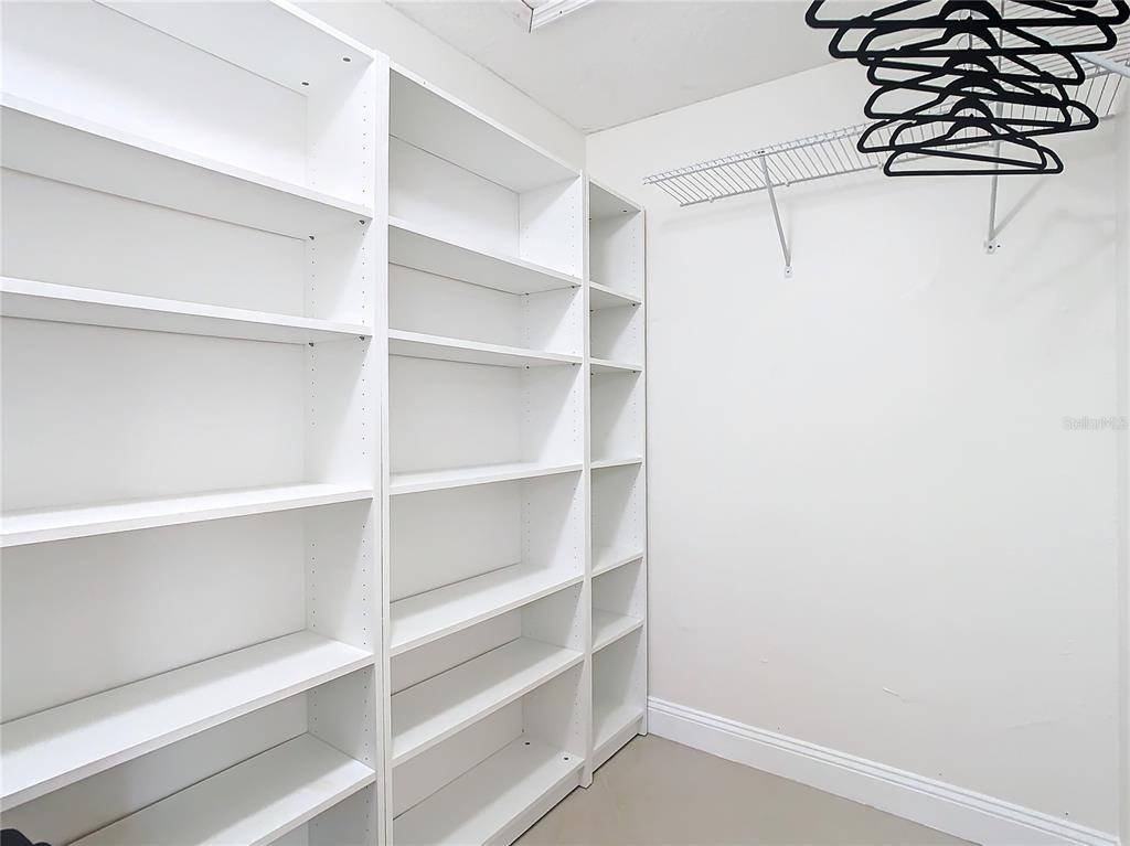 2907 West Arch Street Tampa, FL 33607 - Photo 22 of 48 a view of a room with shelf