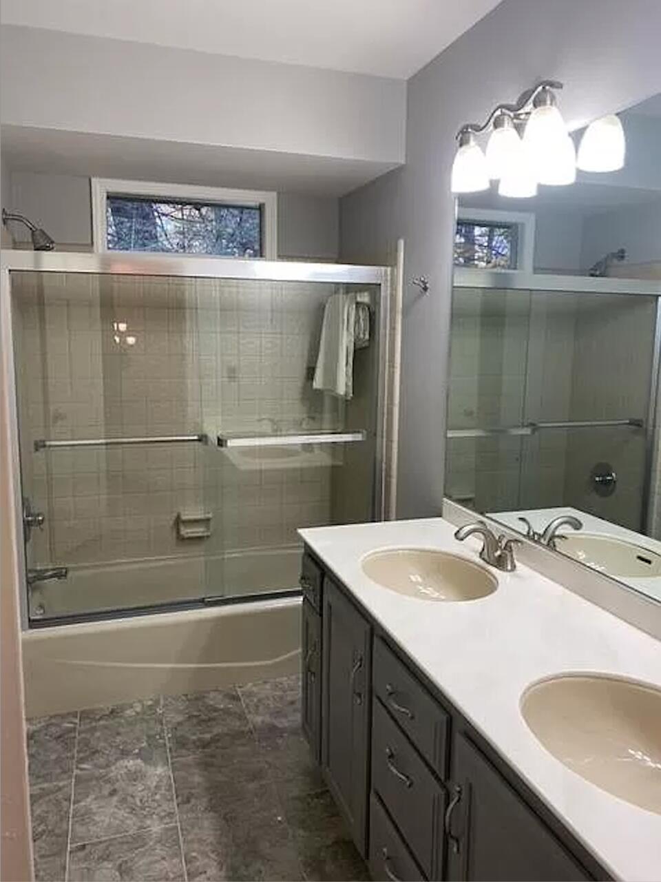 229 Portchester Road Holland, MI 49424 - Photo 9 of 10 bathroom_near_room1