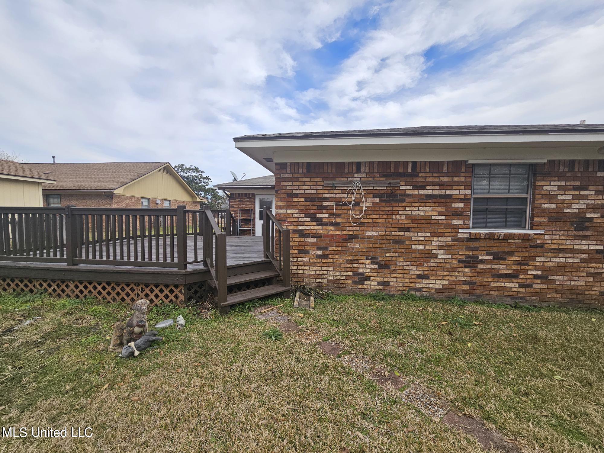 2190 Baywood Drive Biloxi, MS 39532 - Photo 13 of 14 back yard