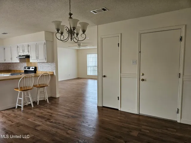 $1,700 | 2190 Baywood Drive, Biloxi, MS 39532