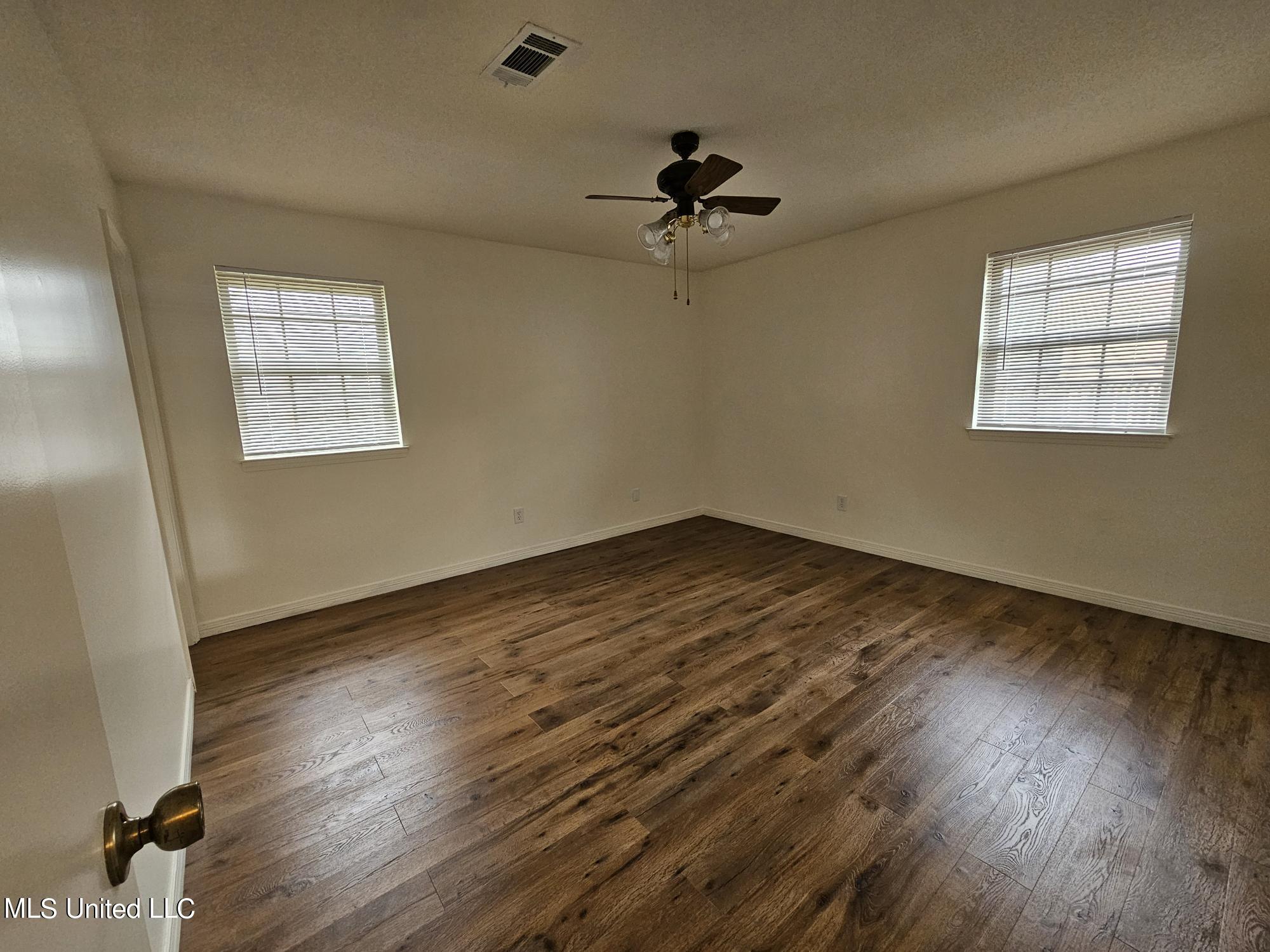 2190 Baywood Drive Biloxi, MS 39532 - Photo 9 of 14 Master bedroom
