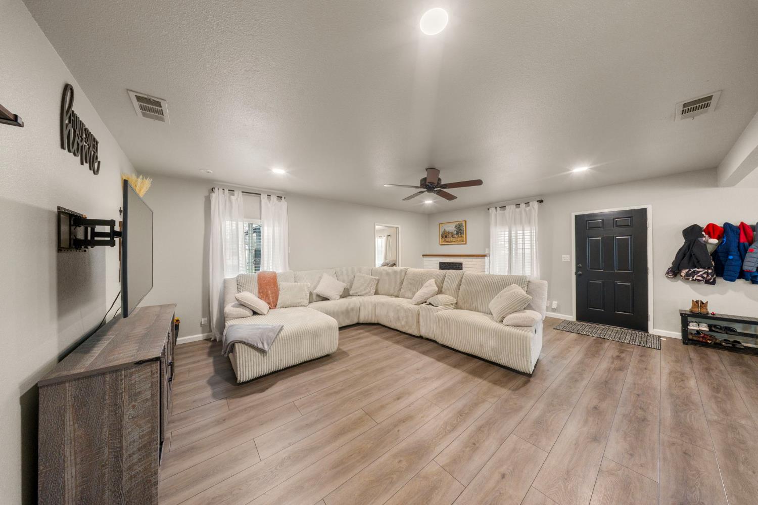 1313 Old Tim Bell Road Waterford, CA 95386 - Photo 4 of 18