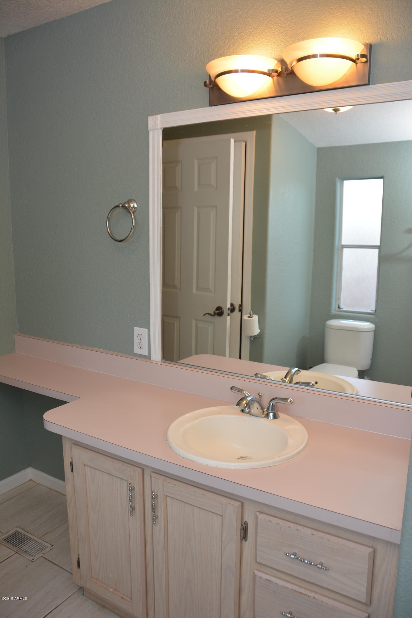 2725 East Escuda Road Phoenix, AZ 85050 - Photo 14 of 23 Master Bath
