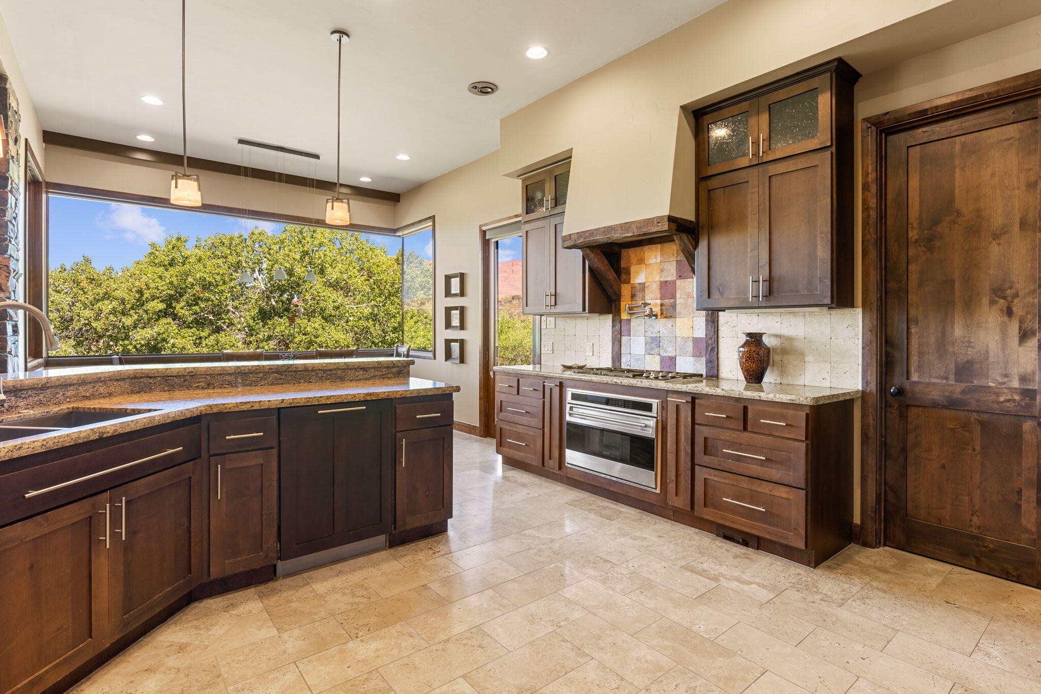 3052 Snow Canyon Parkway, Unit 98 St. George, UT 84770 - Photo 28 of 70 Kitchen with Views