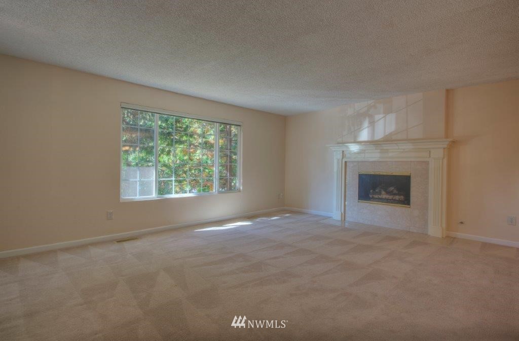 31220 36th Avenue Southwest Federal Way, WA 98023 - Photo 2 of 10