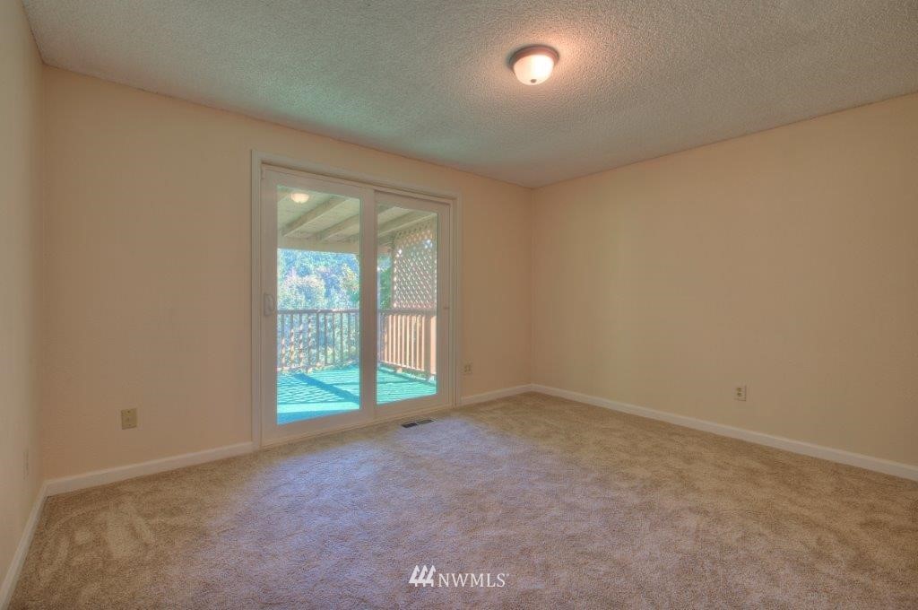 31220 36th Avenue Southwest Federal Way, WA 98023 - Photo 5 of 10